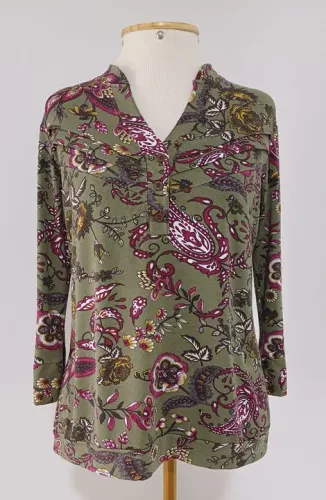 Blusa Verde Estampa Floral Arabescos Decote em V - Beluga