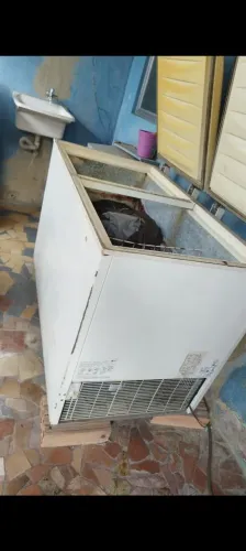 Frizzer de duas portas funcionando perfeitamente 