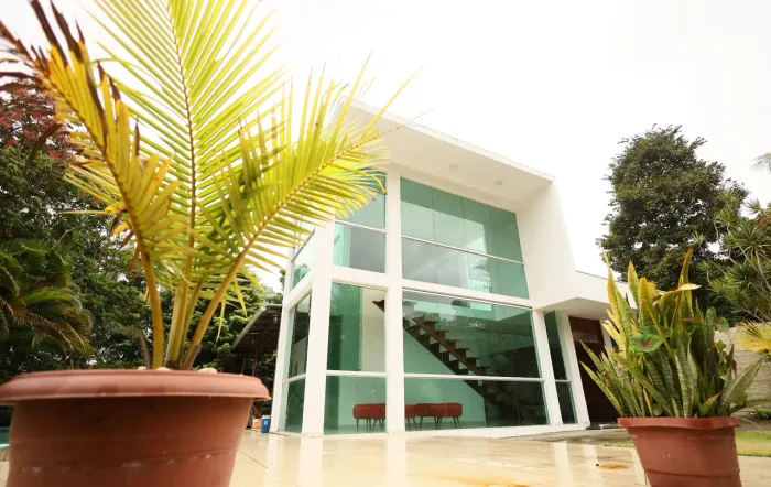 CASA NO CONDOMÍNIO CHÁCARAS DA LAGOA EM MACEIÓ-AL (Santa Amélia)