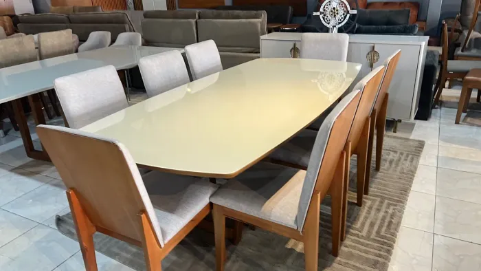 Mesa de Jantar Elegante com 8 Cadeiras resistente madeira