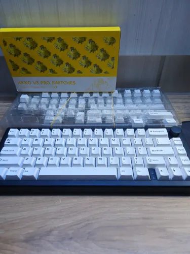 Teclado Mecânico GMK68 Wireless 2.4G Bluetooh