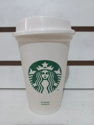 Copo Starbucks reutilizável