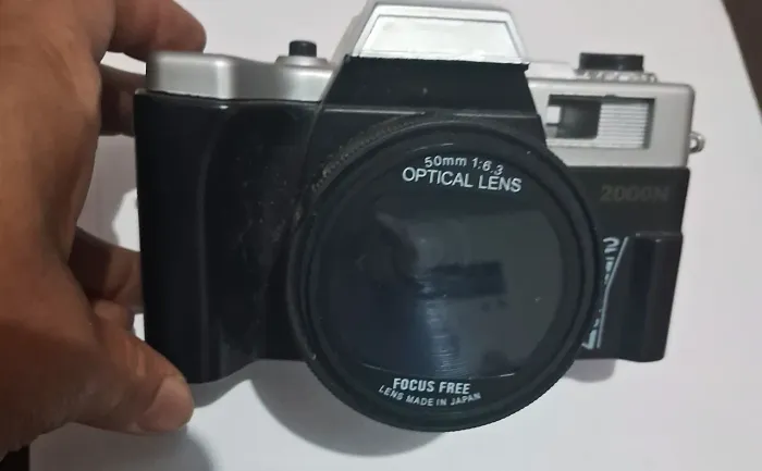 câmera fotográfica analógica Yashica 2000N. - decorativa