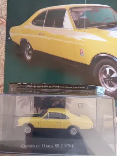 Miniatura do Chevrolet Opala SS 1976 novo lacrado no blister 120 reais