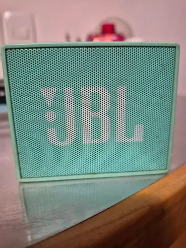 Caixa de Som JBL Go Bluetooth com certo problema