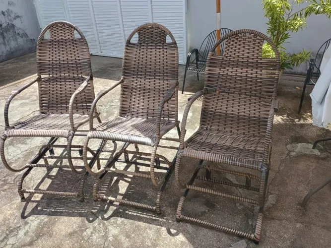 Conjunto de cadeiras de balanço para área externa