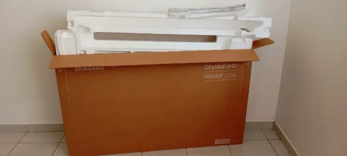 Caixa para TV de 55"