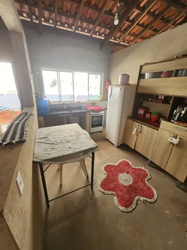 Casa com 2 dormitórios e amplo quintal. Vila Barão. Aceita troca no Julio de Mesquita.