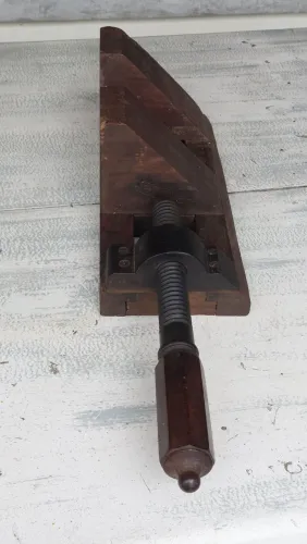 Morsa de marceneiro antiga centenária 