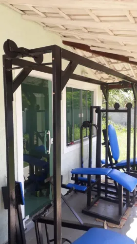 Aparelhos de musculação de academia profissional