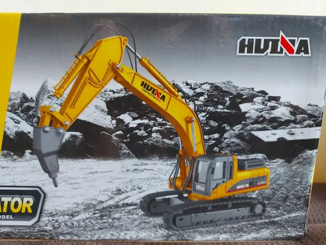 ESCAVADEIRA DE METAL. EM MINIATURA. ESCALA1:40