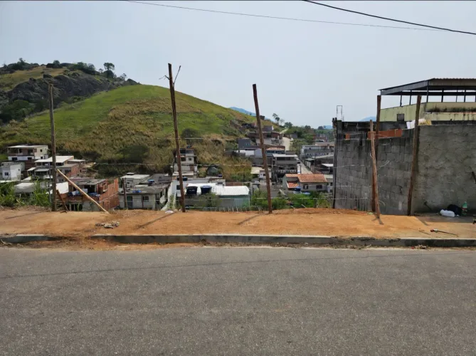 Terreno tingui 8x20