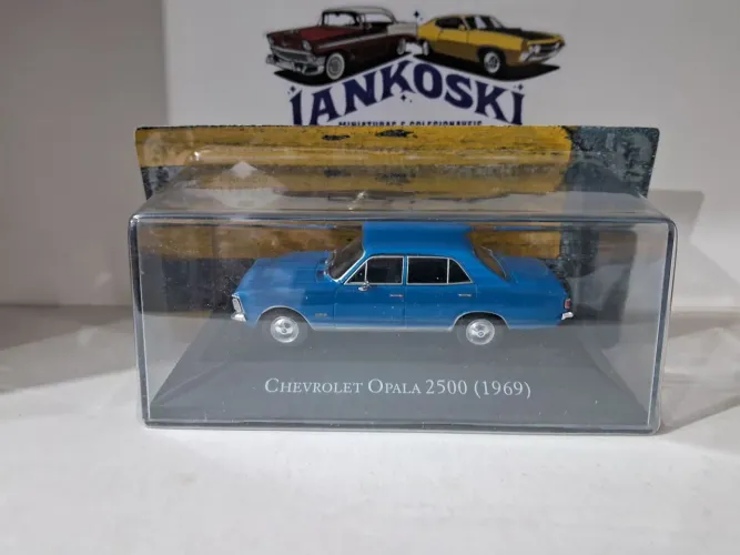 Miniatura Opala Escala 1 43