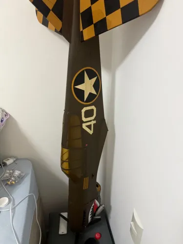 Vendo ou troco Aeromodelos e peças novas.