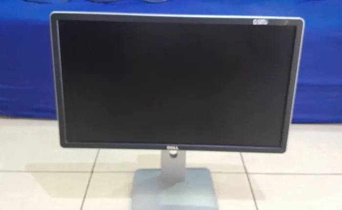Monitor dell 22 p  led full HD VGA USB cor prata.