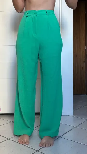 Calça verde tecido 