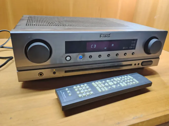 Receiver Sherwood 771 para home theater 