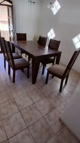 Mesa com 6 cadeiras 