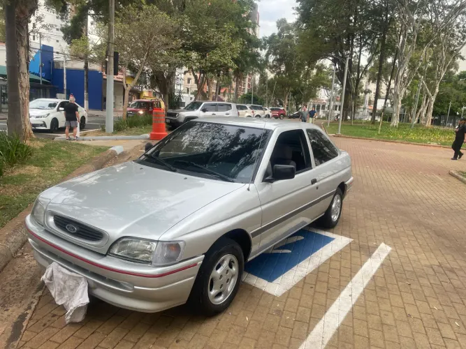Escort glx 1.8 maravilhoso