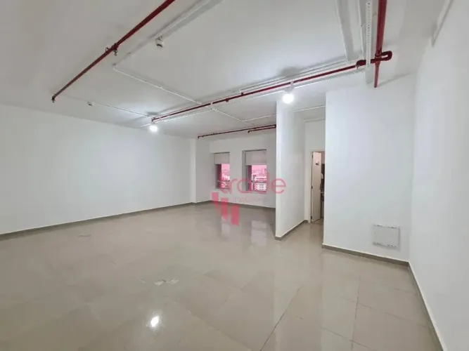 Sala Comercial para Alugar no Bairro Jardim Califórnia em Ribeirão Preto com 01 Vaga.