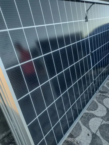 Placas solar de 575w a 620w para sistema solar off grid com avarias todas zero bfacial