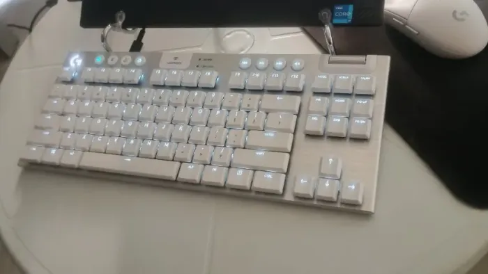 Teclado Gamer Logitech G915 sem fio branco