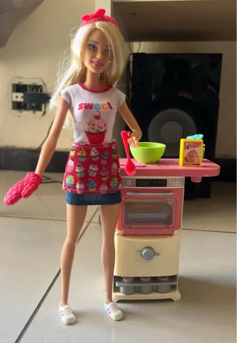 boneca barbie - cozinhando e criando - chefe de bolinhos - mattel
