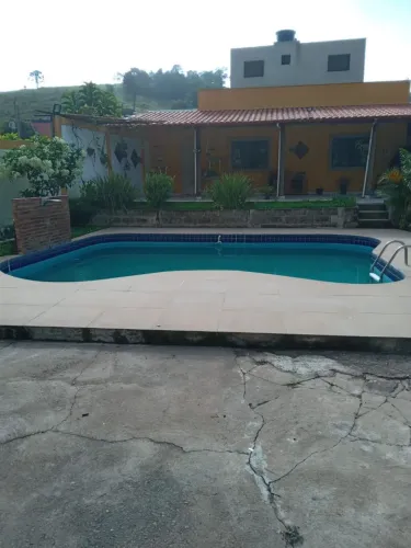 GRANJA IGREJINHA 870m2 CASA COM 03 QUARTOS, COZINHA AREA GOURMET PISCINA E CHURRASQUEIRA 