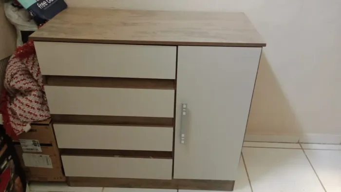 Cômoda Infantil 4 Gavetas com Porta