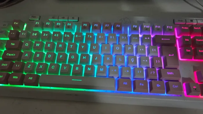 Teclado REDRAGON SHIVA de membrana, COM suporte para punho