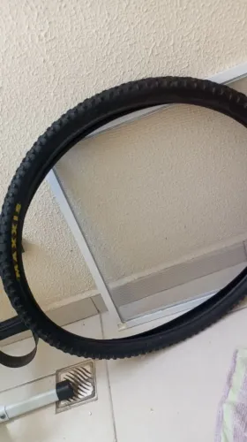 Pneu maxxis de bicicleta 