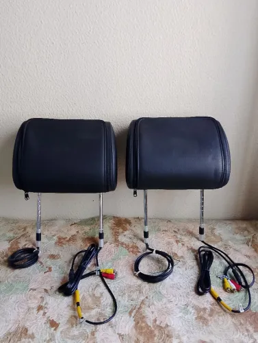 Encosto de cabeça com tela de 7 polegadas para carro.