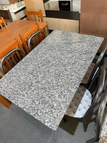 Mesa com 4 cadeiras - entregamos hoje