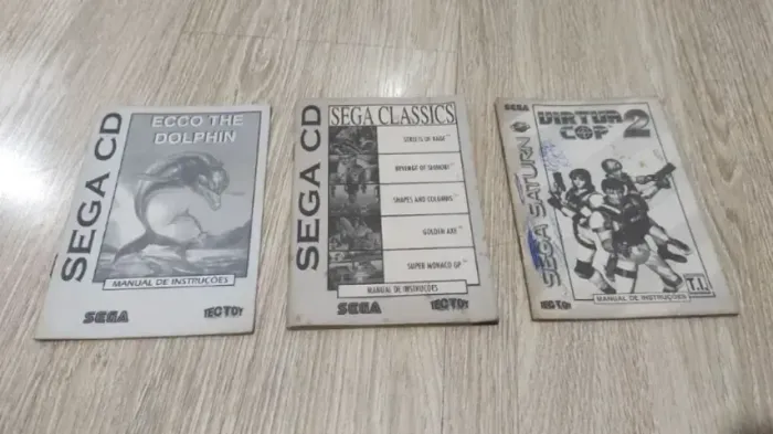Lote manuais de jogos SEGA CD, Saturn, PS2, Wii e Mega Drive