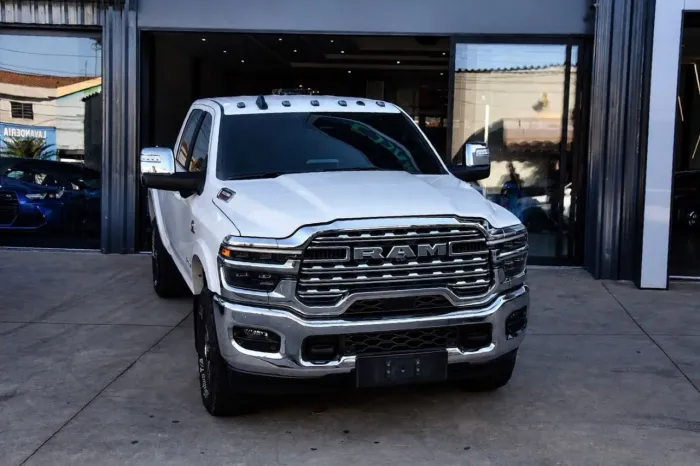 Ram 3500 Limited Longhorn 6.7 TB CD Diesel 2025
