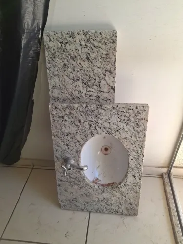 Vendo lavatório 200,00 reais 