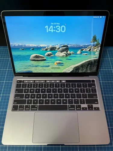 MacBook Pro 2020 - i5 10Gen 16gb ram 500gb ssd 