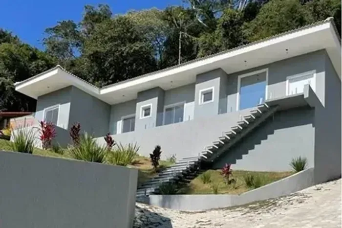 Luxo nos Alpes de Caieiras: Alugue Seu Paraíso!