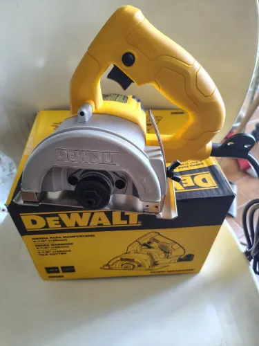 Serra mármore Dewalt 1400w nova 