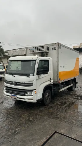 Volkswagen 9-170 Delivery Prime com baú frigorífico