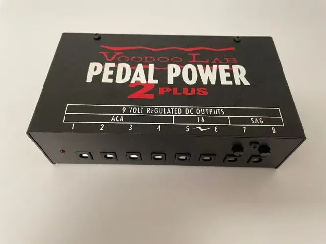 Fonte Voodoo Lab Pedal Power 2 Plus 110V - 8 Saídas Isoladas - Impecável