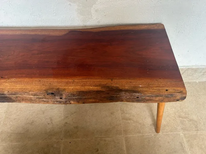 Mesa de madeira rústica maciça bruta 1,50 X 0,40 X  0,55 cm 