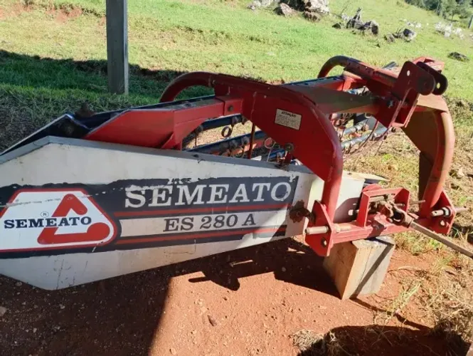 Conjunto para Feno: Enfardadeira, Segadeira e Ancinho