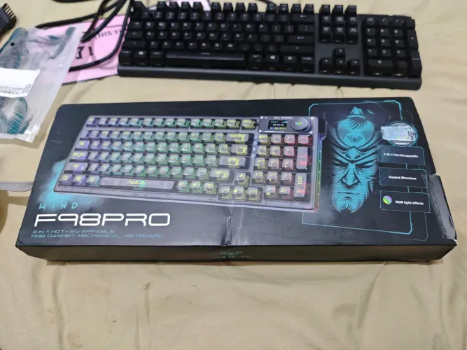 Teclado mecânico sem fio aula F98 pro c/tela 