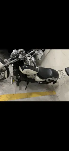 MOTO CUSTOM