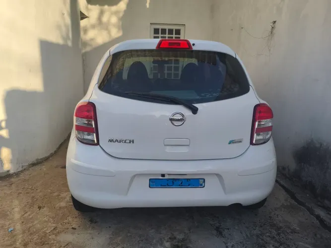 Nissan March S 1.0 16V Flex Fuel 5P 2014