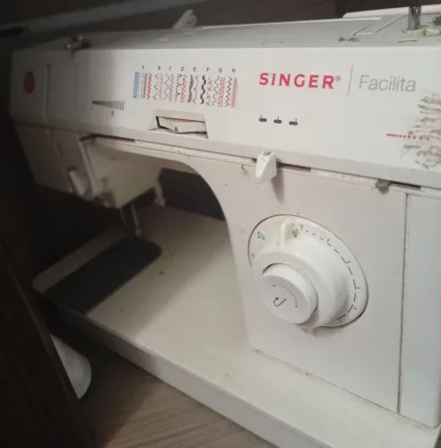 Vendo máquina de costura