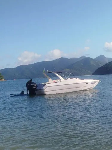 Lancha tecnoboat futura 8.0 26 pés cabinada 