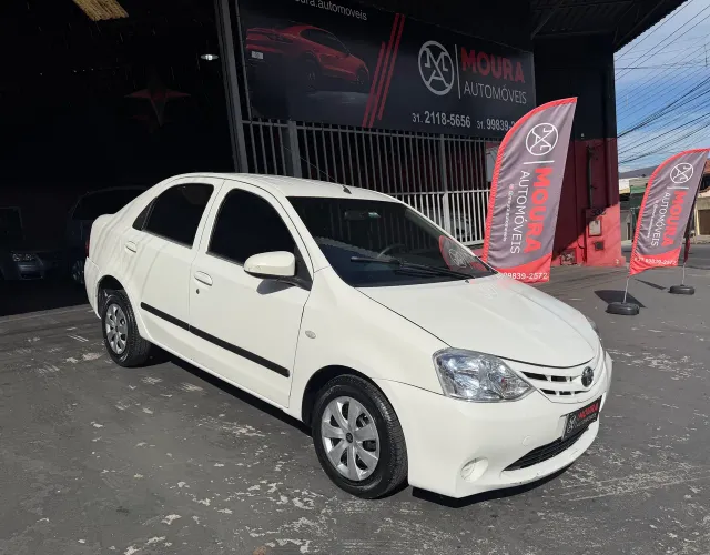 Toyota Etios X Sedan 1.5 Flex 16V 4P Mec. 2015