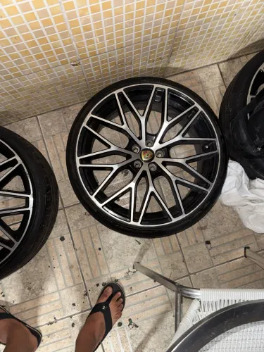 Rodas aro 20 da Porche Macan TROCO EM MOTO 